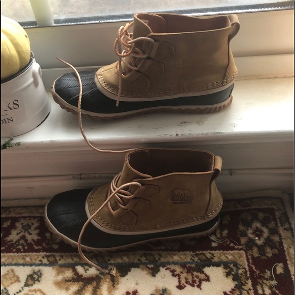 Sorel boots - Picture 3 of 5